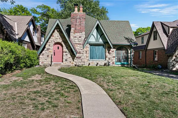 6811 Oak Street, Kansas City, MO 64113