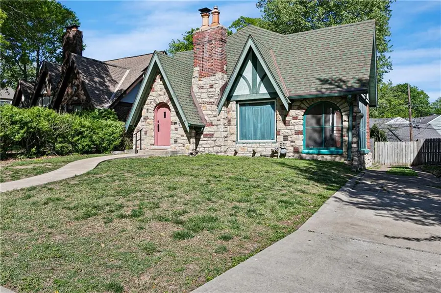 6811 Oak Street, Kansas City, MO 64113 - #2