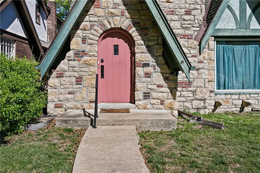 6811 Oak Street, Kansas City, MO 64113 - #3