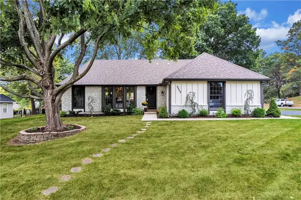 9809 W 103rd Terrace, Overland Park, KS 66212