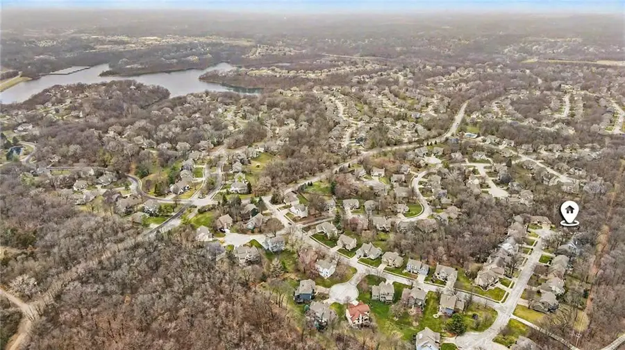 5529 Sleepy Hollow Drive, Parkville, MO 64152 - #2