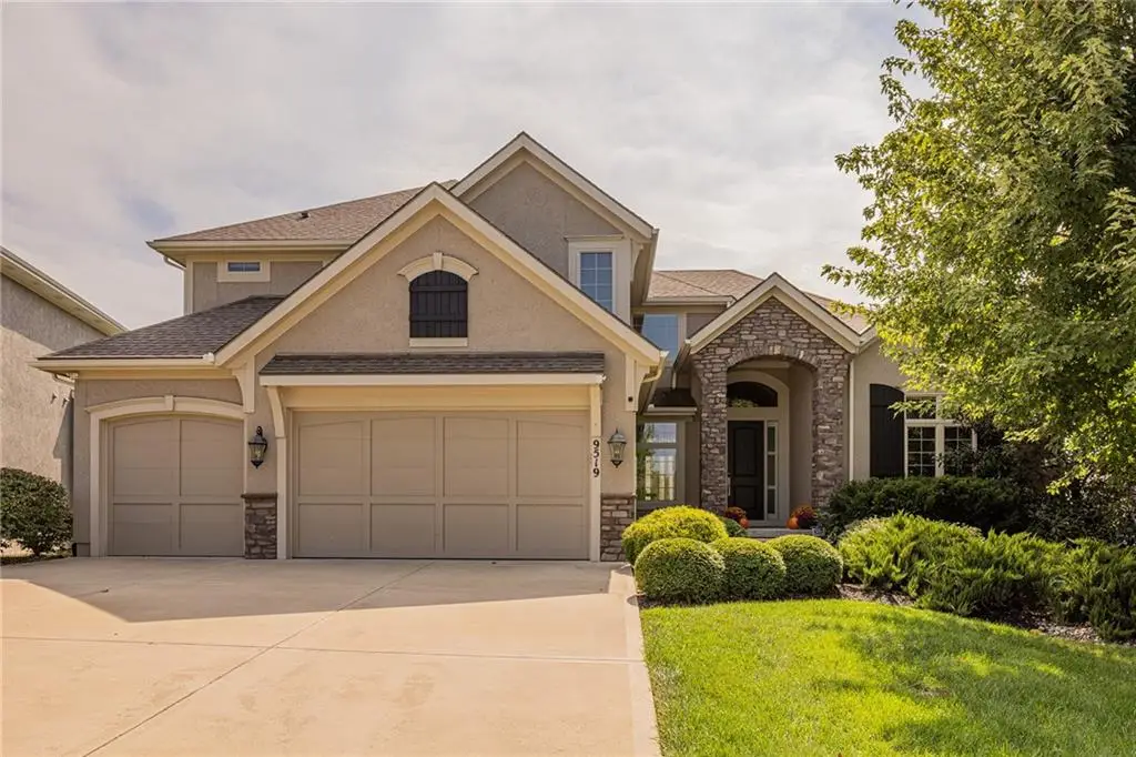 9519 W 151st Terrace, Overland Park, KS 66221 - #1