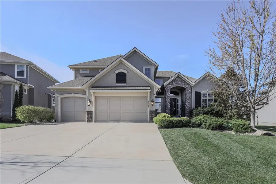 9519 W 151st Terrace, Overland Park, KS 66221 - #2