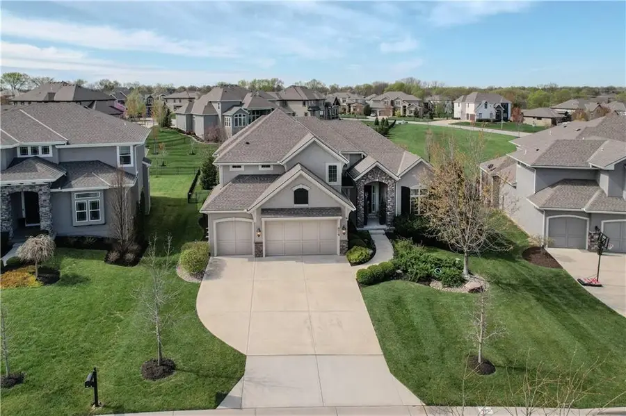 9519 W 151st Terrace, Overland Park, KS 66221 - #3