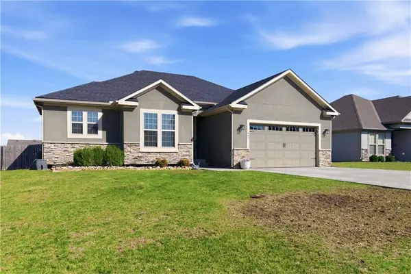 647 SW Crestview Drive, Grain Valley, MO 64029