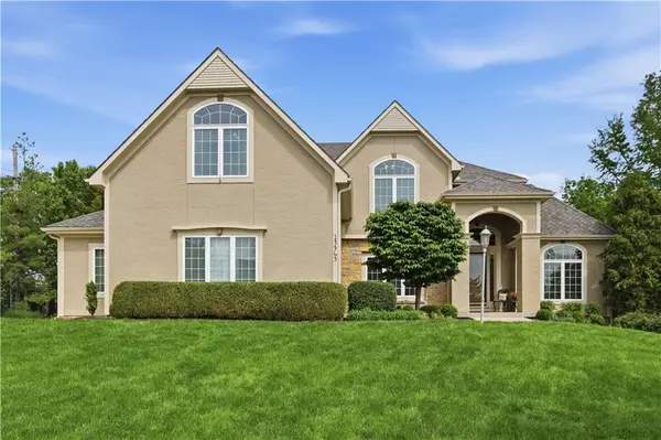 15565 S Gallery Street, Olathe, KS 66062