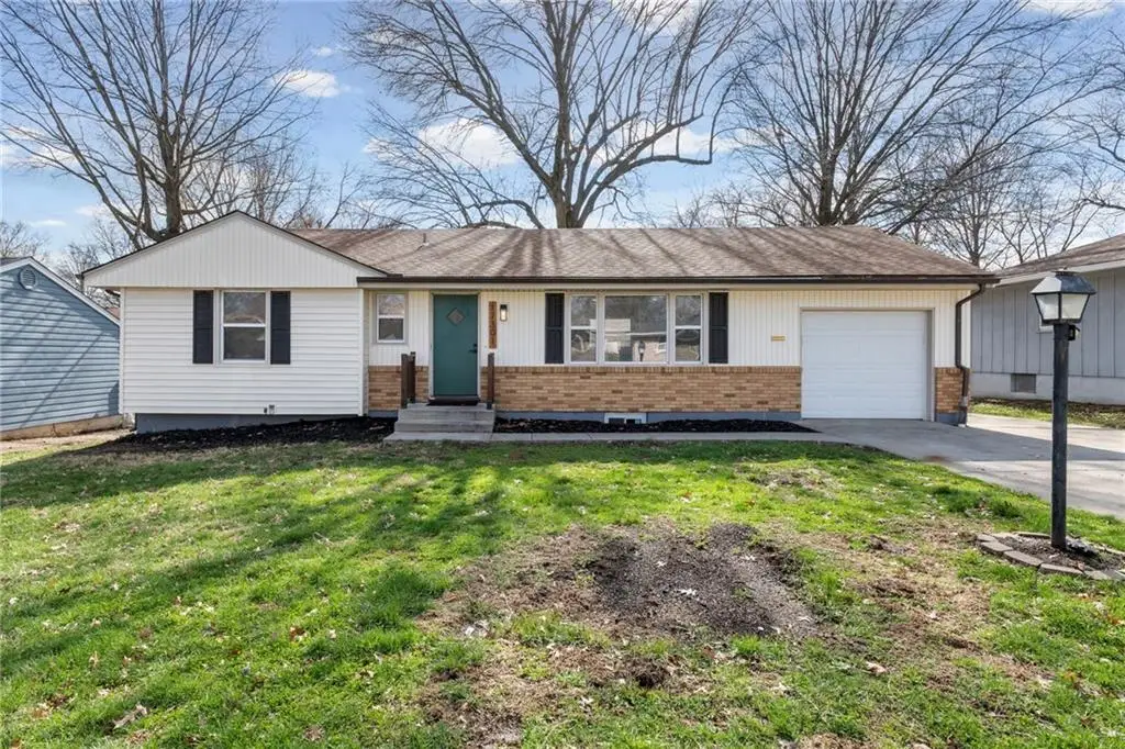 17301 E Cheyenne Drive, Independence, MO 64056 - #1