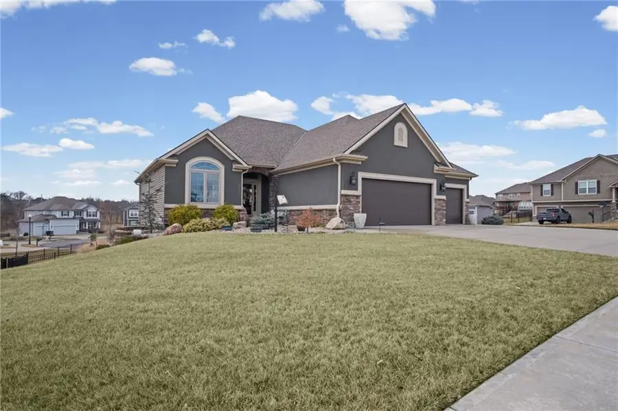 4600 Greystone Drive, Saint Joseph, MO 64505 - #2