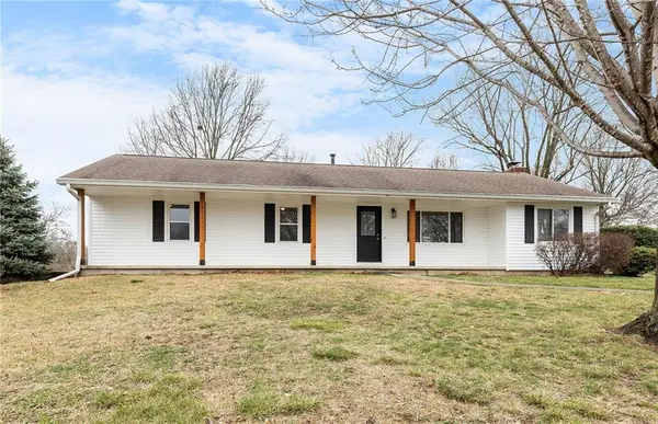 302 Knoll Drive, Warrensburg, MO 64093