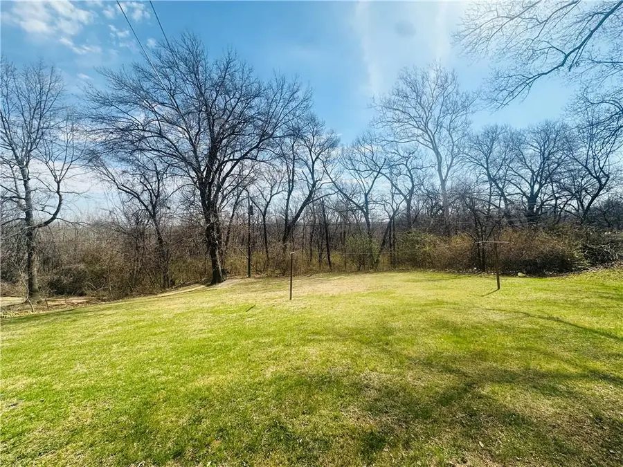 409 S 76 Street, Kansas City, KS 66111 - #3