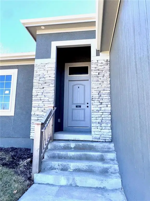 803 NW Hickory Ridge Drive, Grain Valley, MO 64029 - #2