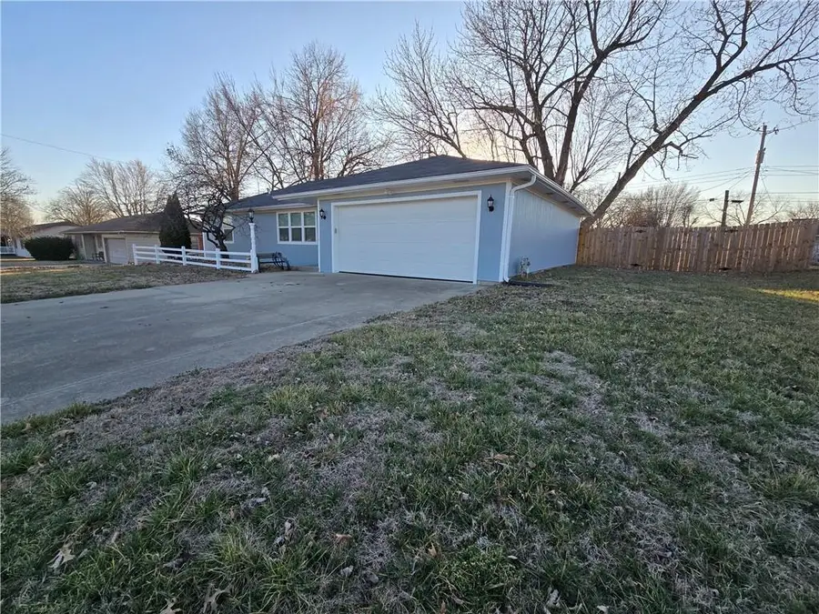 203 Kristine Avenue, Clinton, MO 64735 - #3