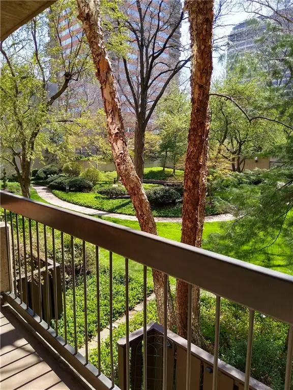 2525 Main Street #210, Kansas City, MO 64108