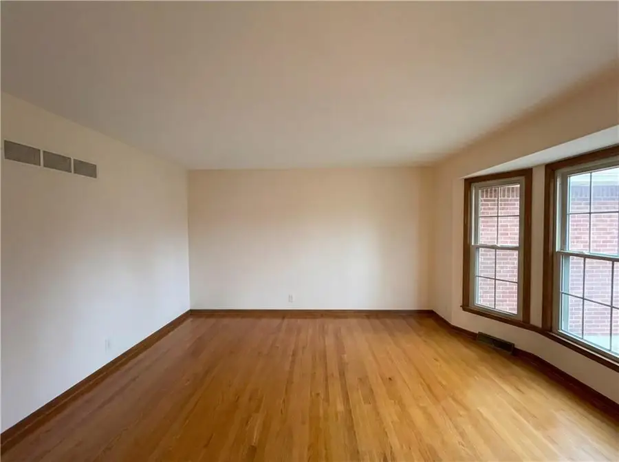 3904 S Stayton Avenue, Independence, MO 64055 - #3