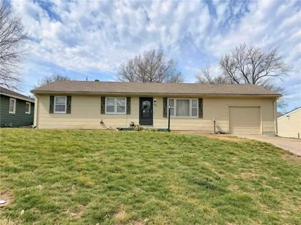 207 N 18th Street, Leavenworth, KS 66048