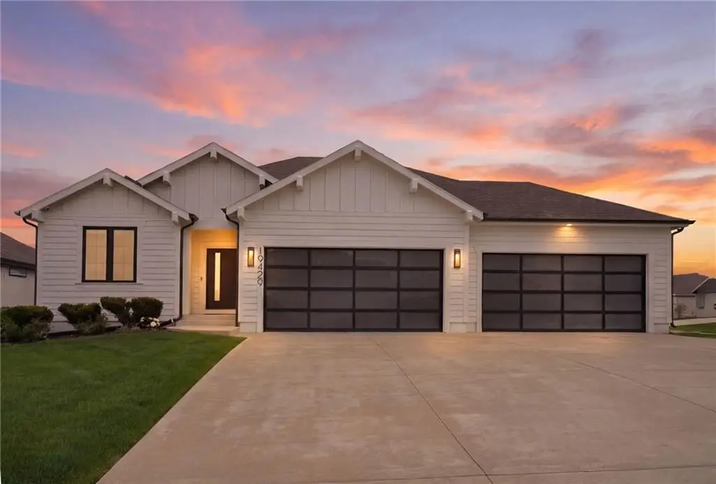19429 W 201st Terrace, Spring Hill, KS 66083 - #1