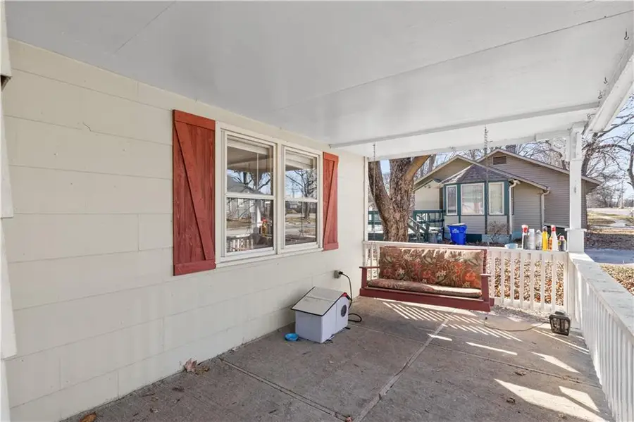 805 Rhodes Avenue, Grandview, MO 64030 - #2