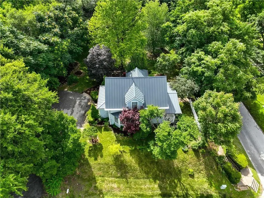 424 Walnut Street, Weston, MO 64098 - #2