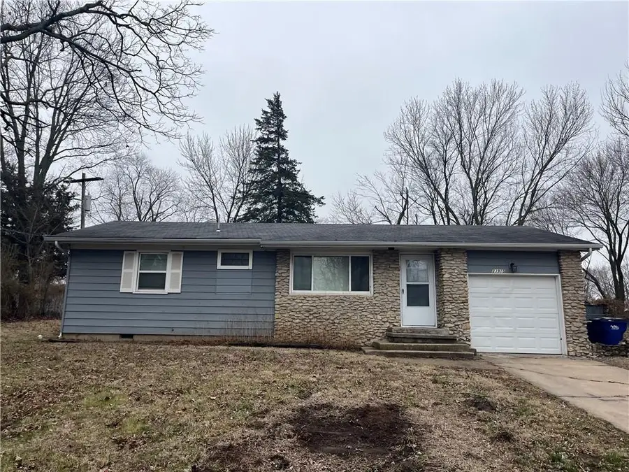 33915 W 83rd Street, De Soto, KS 66018 - #3