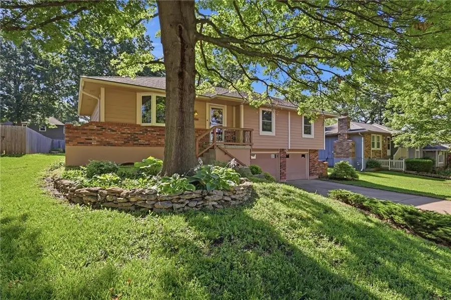 16311 Mckinley Street, Belton, MO 64012 - #3