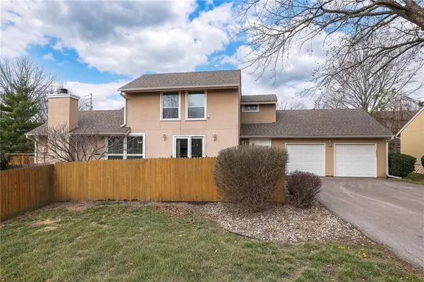10890 Bradshaw Street, Overland Park, KS 66210