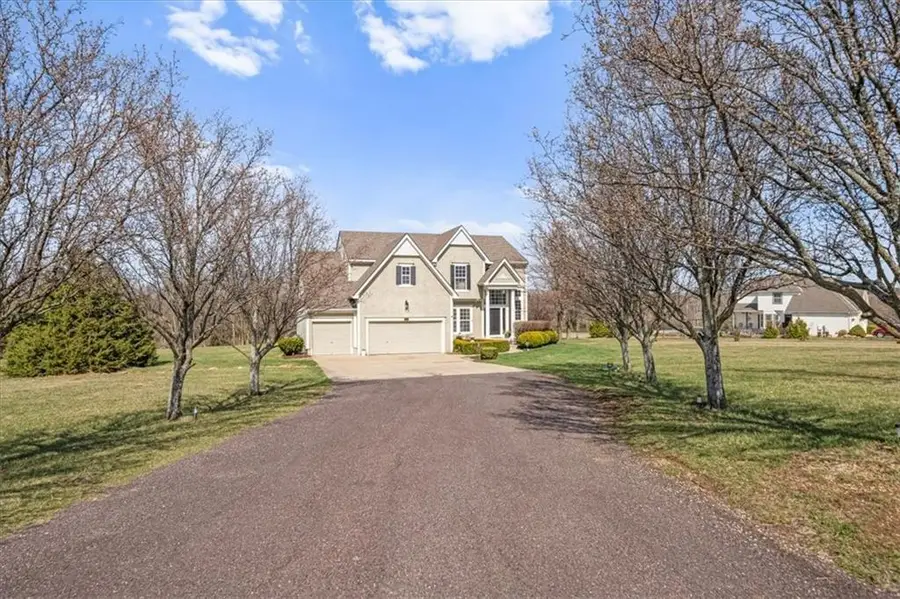 18518 W 252nd Street, Paola, KS 66071 - #2