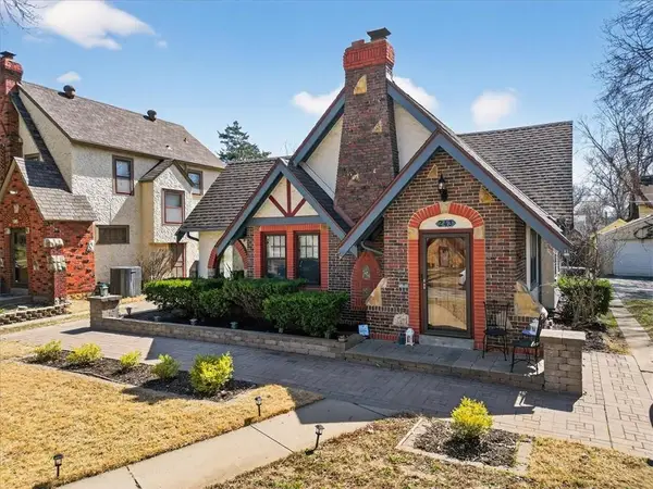 243 E 72nd Terrace, Kansas City, MO 64114