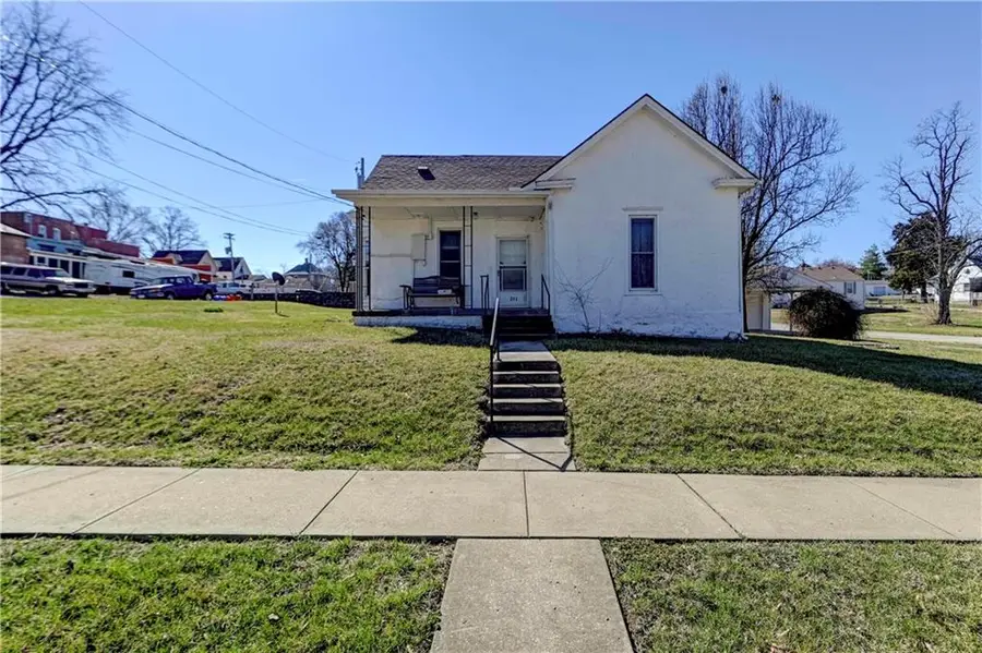 211 W Maple Street, Plattsburg, MO 64477 - #2
