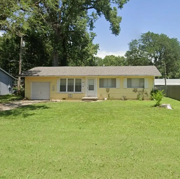 415 E 14th Street, Ottawa, KS 66067 - #1