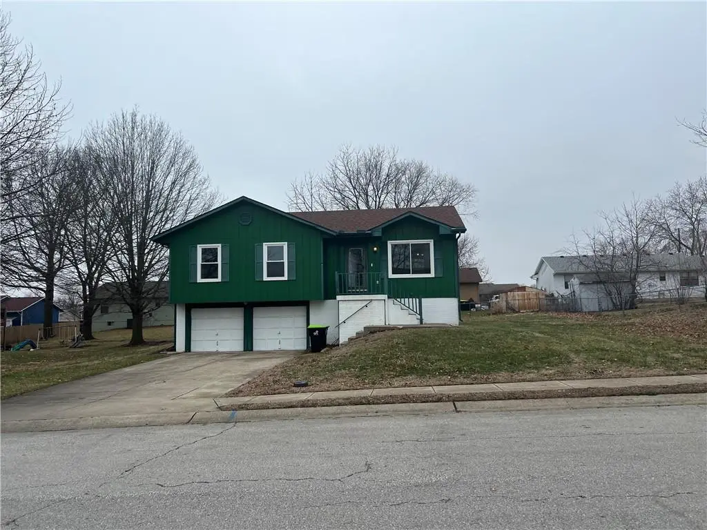 606 Younger Drive, Harrisonville, MO 64701 - #1