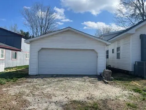 406 E 15th Street, Baxter Springs, KS 66713 - #3