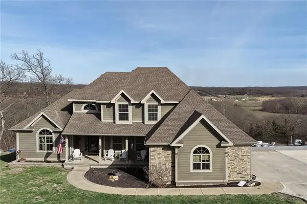 17384 Blue Moon Lane, Tonganoxie, KS 66086