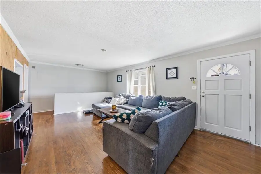 5910 N Park Avenue, Gladstone, MO 64118 - #3