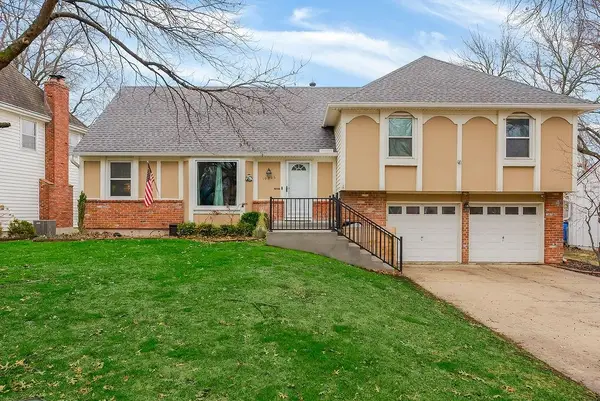 10226 Century Lane, Lenexa, KS 66215