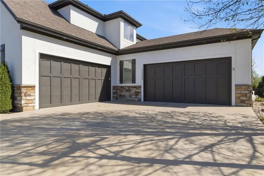 11505 W 158 Street, Overland Park, KS 66221 - #3