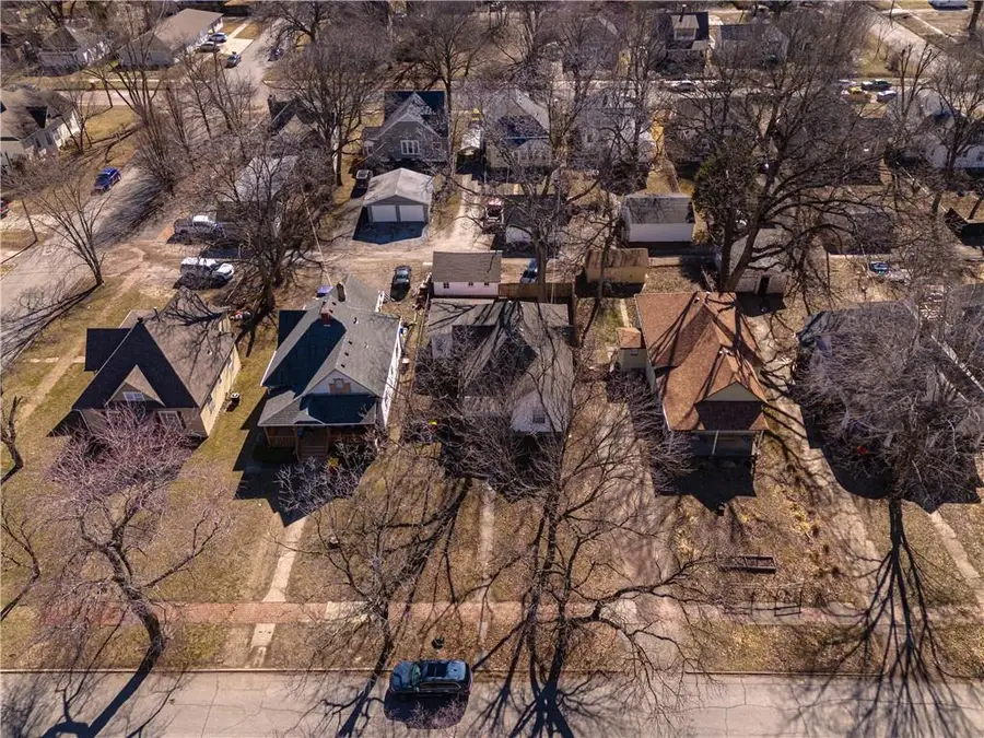 605 W 3rd Street, Pittsburg, KS 66762 - #2