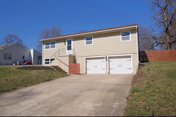9320 W 49th Terrace, Merriam, KS 66203
