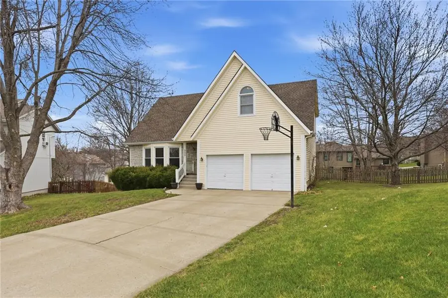 905 NE Kenwood Drive, Lees Summit, MO 64064 - #2