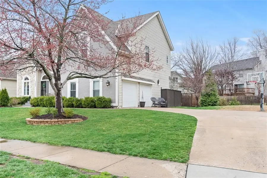 1450 E Orleans Drive, Olathe, KS 66062 - #2