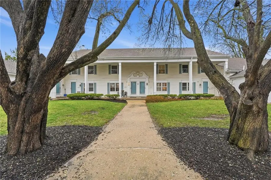 10551 Riley Street, Overland Park, KS 66212 - #2