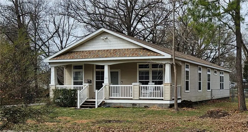 1011 E 9th Street, Pittsburg, KS 66762 - #1