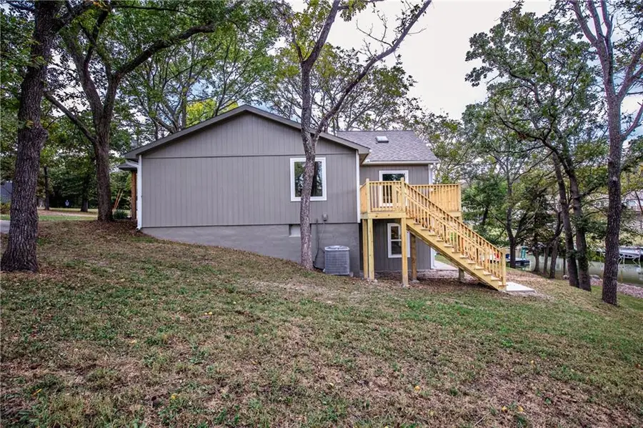 337 W Sugar Lake Drive, Mound City, KS 66056 - #3