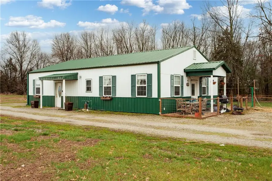 500 S Missouri Street, Green Ridge, MO 65332 - #2