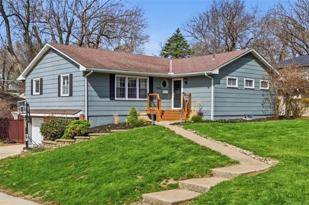 7630 Pawnee Street, Prairie Village, KS 66208 - #1