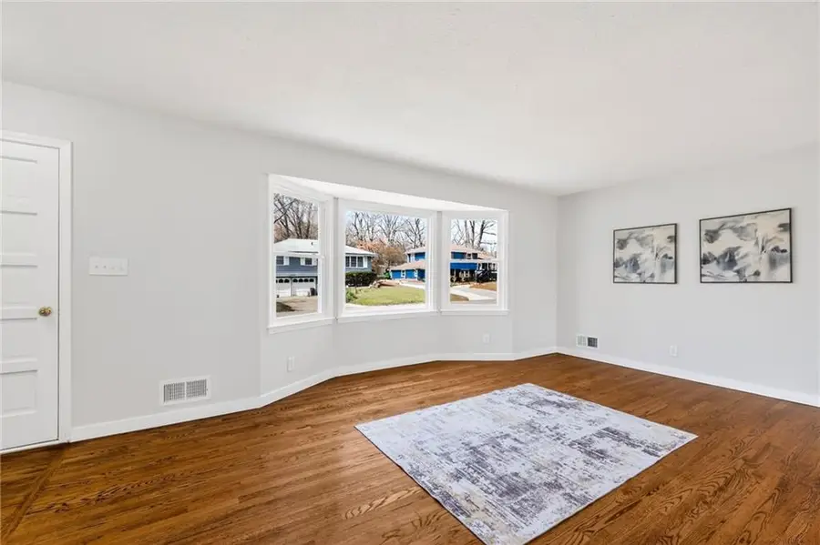 13321 Applewood Drive, Grandview, MO 64030 - #3