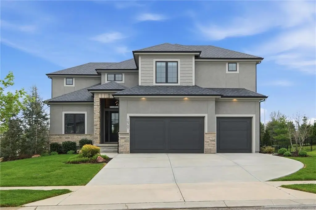 10707 W 142nd Terrace, Overland Park, KS 66221 - #1