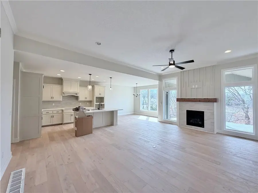 13735 NW 70th Street, Parkville, MO 64152 - #2