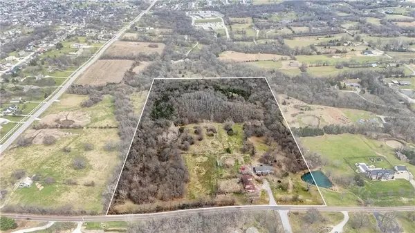 6825 S Arnett Road, Grain Valley, MO 64029