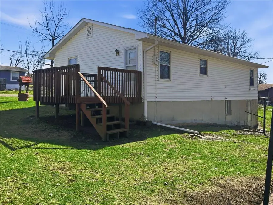 624 Samuel Street, Chillicothe, MO 64601 - #3