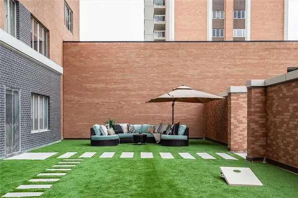 221 W 48th Street #503, Kansas City, MO 64112